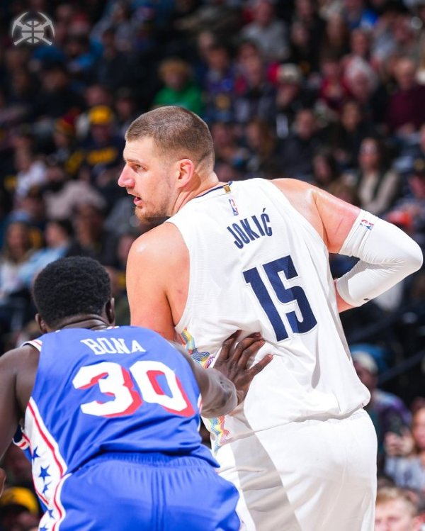 约基奇连4场三双掘金大捷76东谈主 猛龙逆转魔术