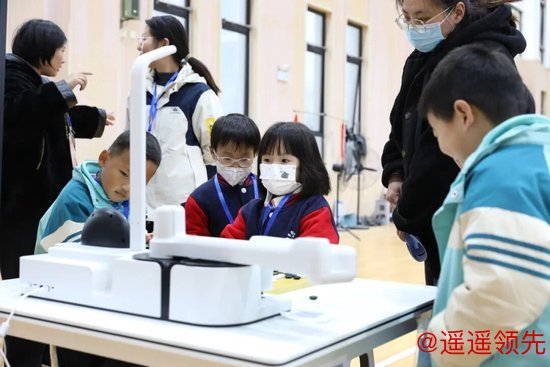 遇见小明围棋机器人